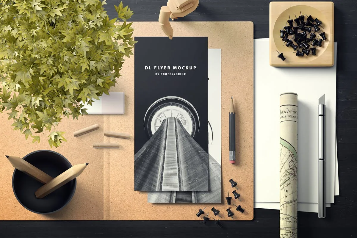 工匠办公场景DL传单样机模板v1 Portrait DL Flyer Mockup#8211; Set 1