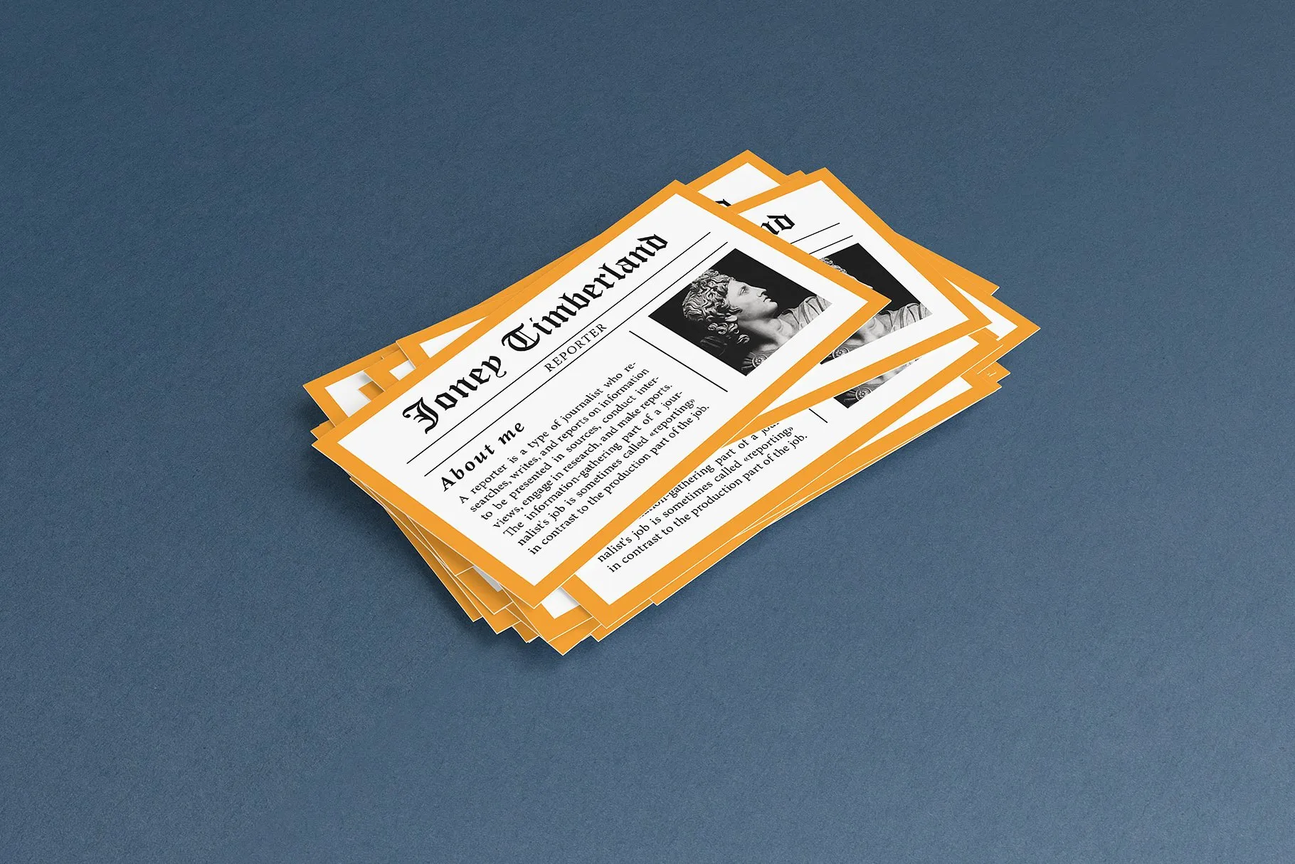 基于3D渲染英国和美国标准尺寸企业名片样机 Double Standards Business Cards