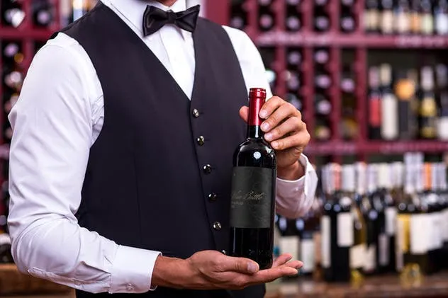 葡萄酒品牌外包装样机模板 Wine Bottles Mockup插图(2)