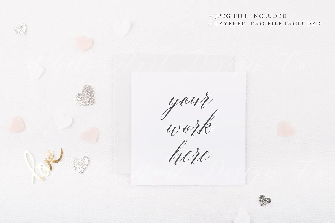 心形背景方形卡片样机模型  Square card mock up#8211;  hearts