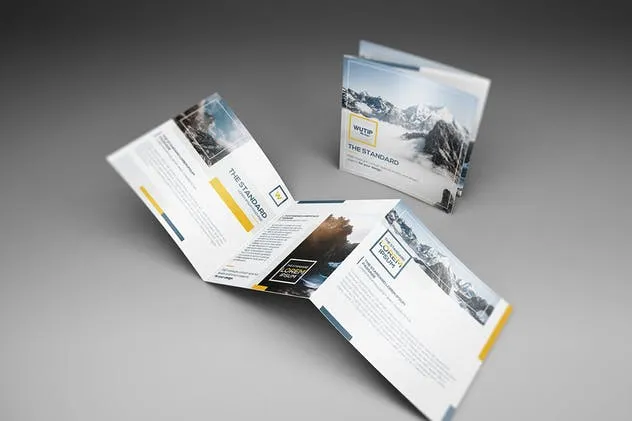 方形三折页宣传册机 Square Trifold Brochure Mockups插图(5)