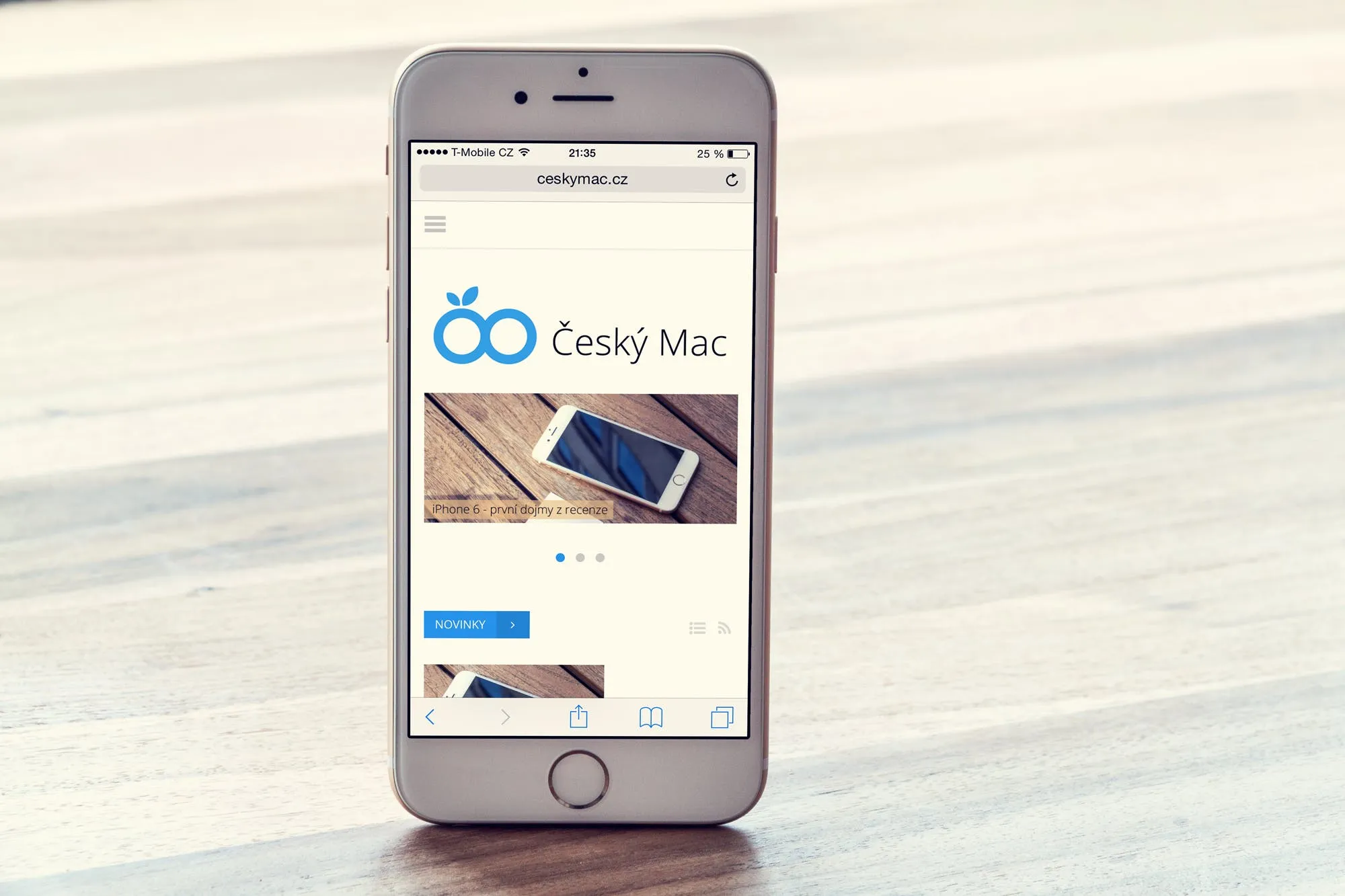 实景背景实体按键款iPhone手机屏幕预览素材库精选样机 Phone 6 – Photorealistic Mock-Up插图(3)