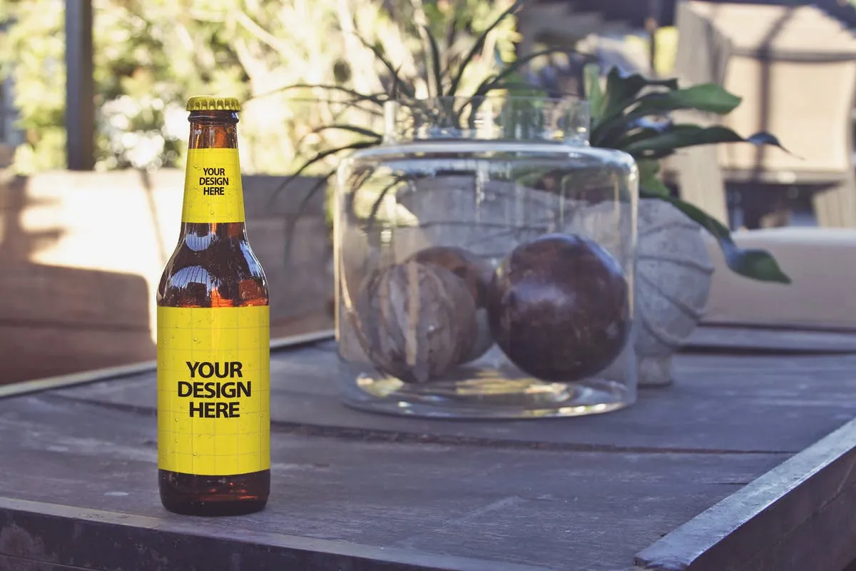 福门特拉岛休闲俱乐部场景啤酒瓶设计样机 Formentera Lounge Club插图