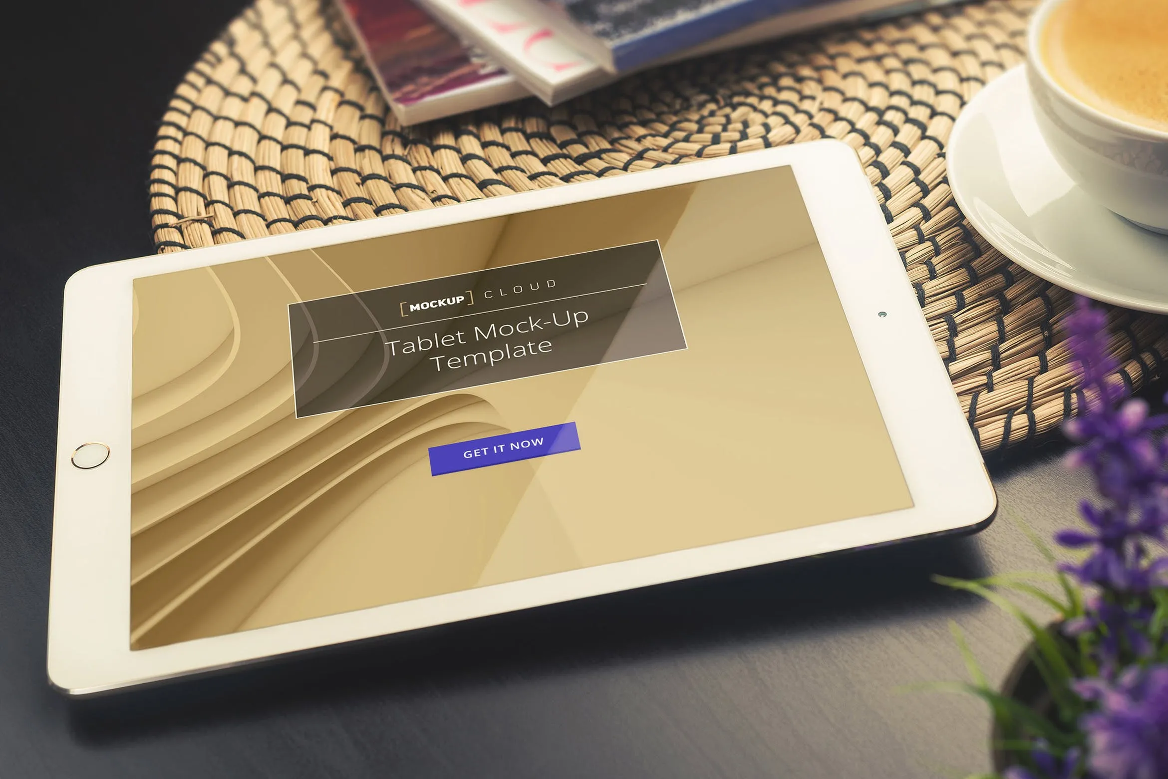 实景桌面上的平板电脑屏幕演示像素设计精选样机 Tablet Mockup / Real Environment