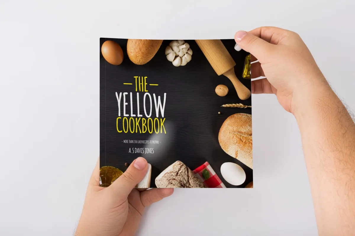 黄色调菜谱食谱模板 Yellow Cookbook, Free Bakery CookBook Template for InDesign
