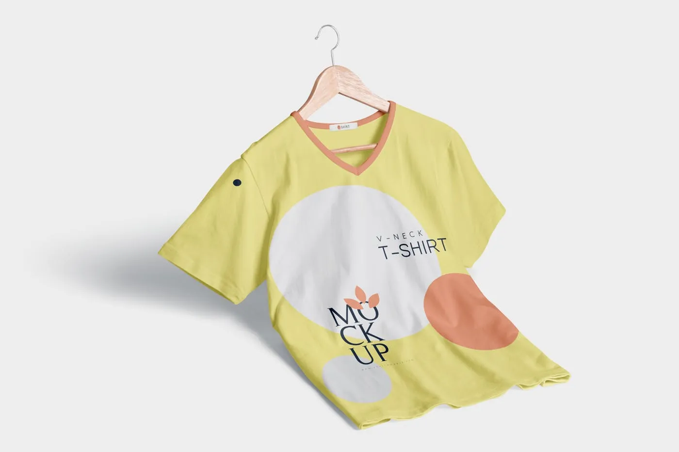 V领T恤服装印花设计效果图样机 V-Neck T-Shirt Mockups插图(2)