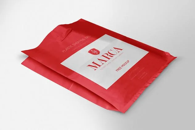 5个漂亮的塑料购物袋样机模板 5 Beautiful Shopping Bag Mockups插图(1)