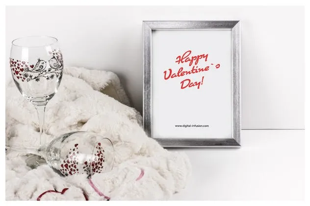 情人节主题画框相框样机模板 Frame Mockup – Valentin`s Day Theme插图(1)