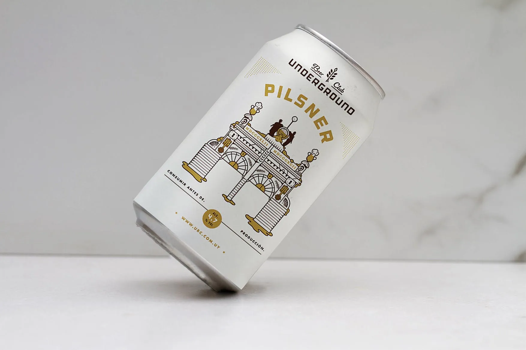 啤酒饮料易拉罐外观设计预览样机 Branding Can Mockup插图(3)