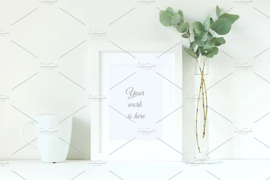 白色相框画框样机 Frame mockup in white