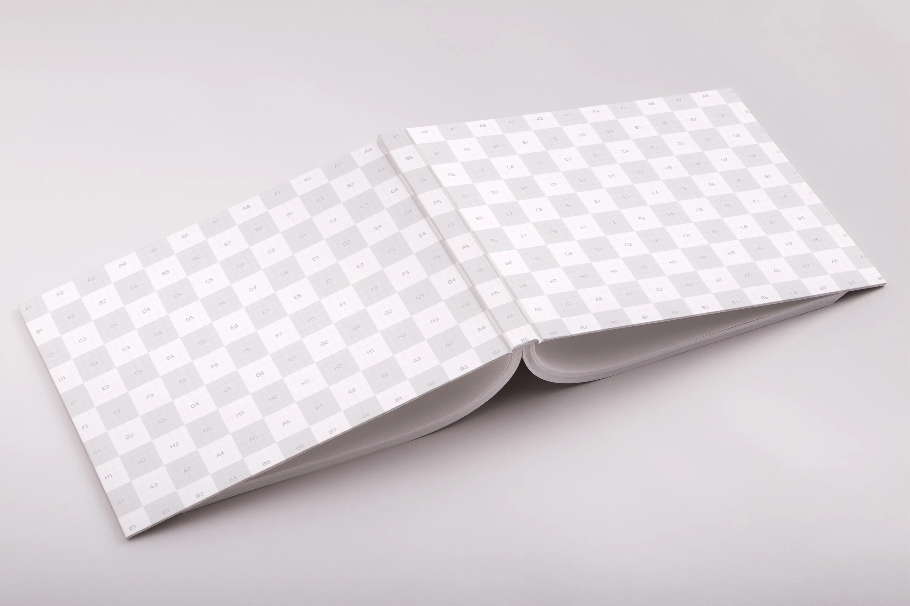 精装图书画册封面封底设计效果图PSD样机04 Hardcover Standard Landscape Book PSD Mockup 04插图(1)