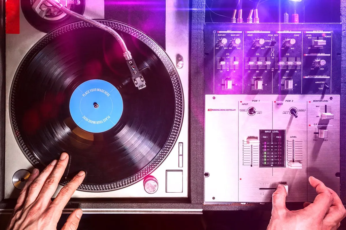 黑胶唱片amp;专辑封面样机套装 Vinyl Recordamp; Album Cover Mock-ups#8211; Party Pack