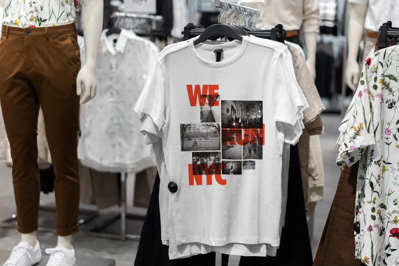 男士T恤货架陈列预览样机模板 T-Shirt Shopping Mock-Up Vol.2插图(1)