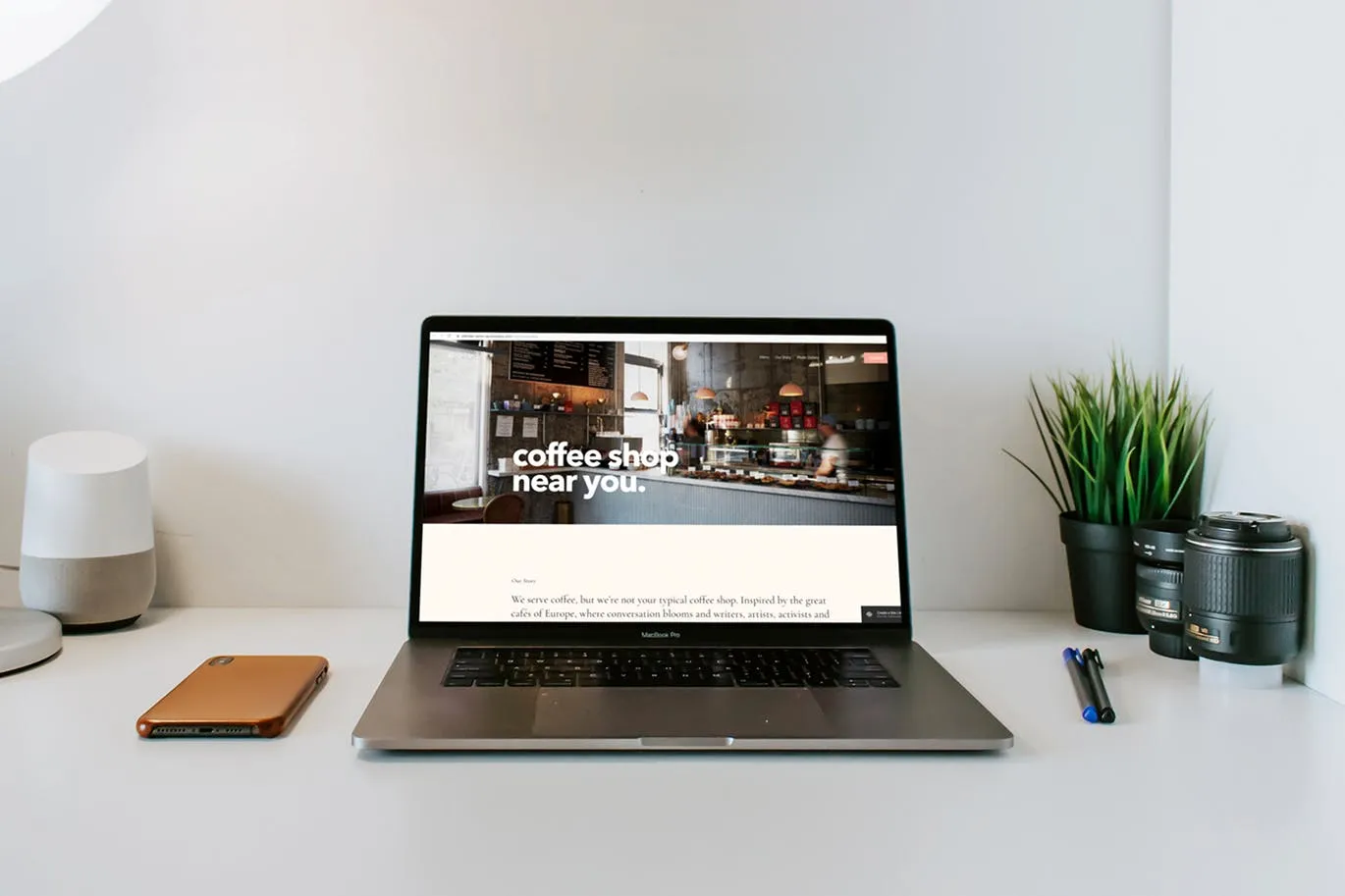 办公桌场景MacBook Pro屏幕预览样机模板v1 Macbook Pro Mockup Set Vol 01插图(2)