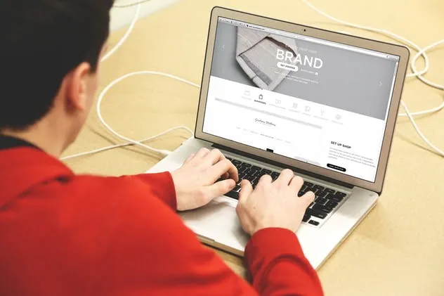 笔记本电脑Macbook设备样机模板 Laptop Macbook Display Mock-Up插图(1)