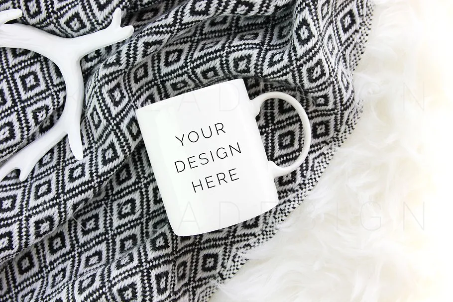 白色咖啡马克杯样机模板 White coffee mug mockup photo
