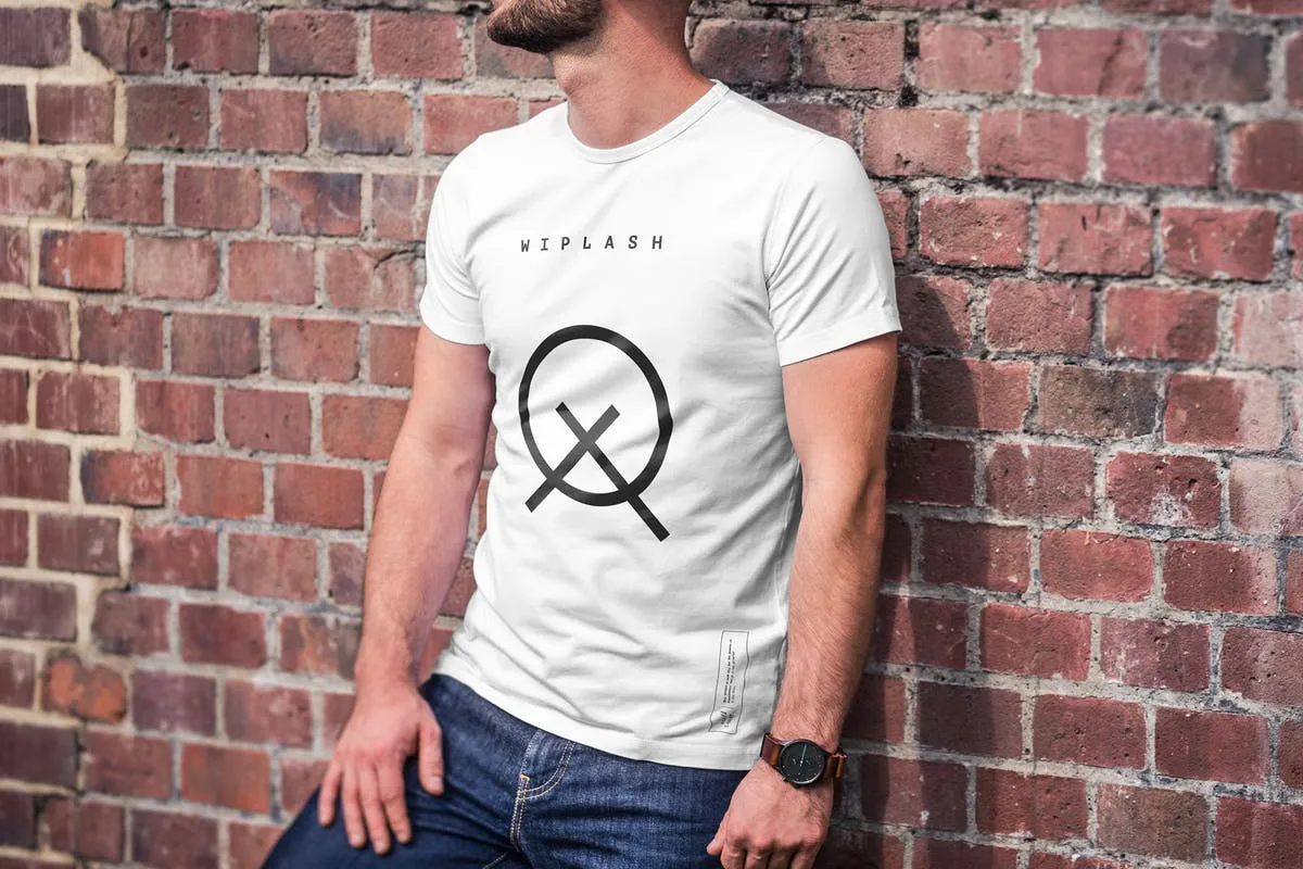 欧美模特T恤上身效果样机模板4 T-Shirt Mock-up 4