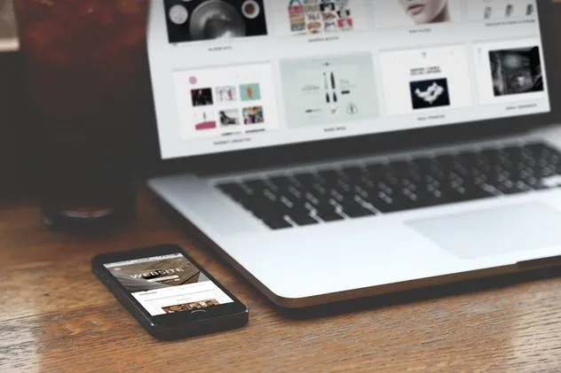 笔记本电脑Macbook设备样机模板 Laptop Macbook Display Mock-Up插图(9)