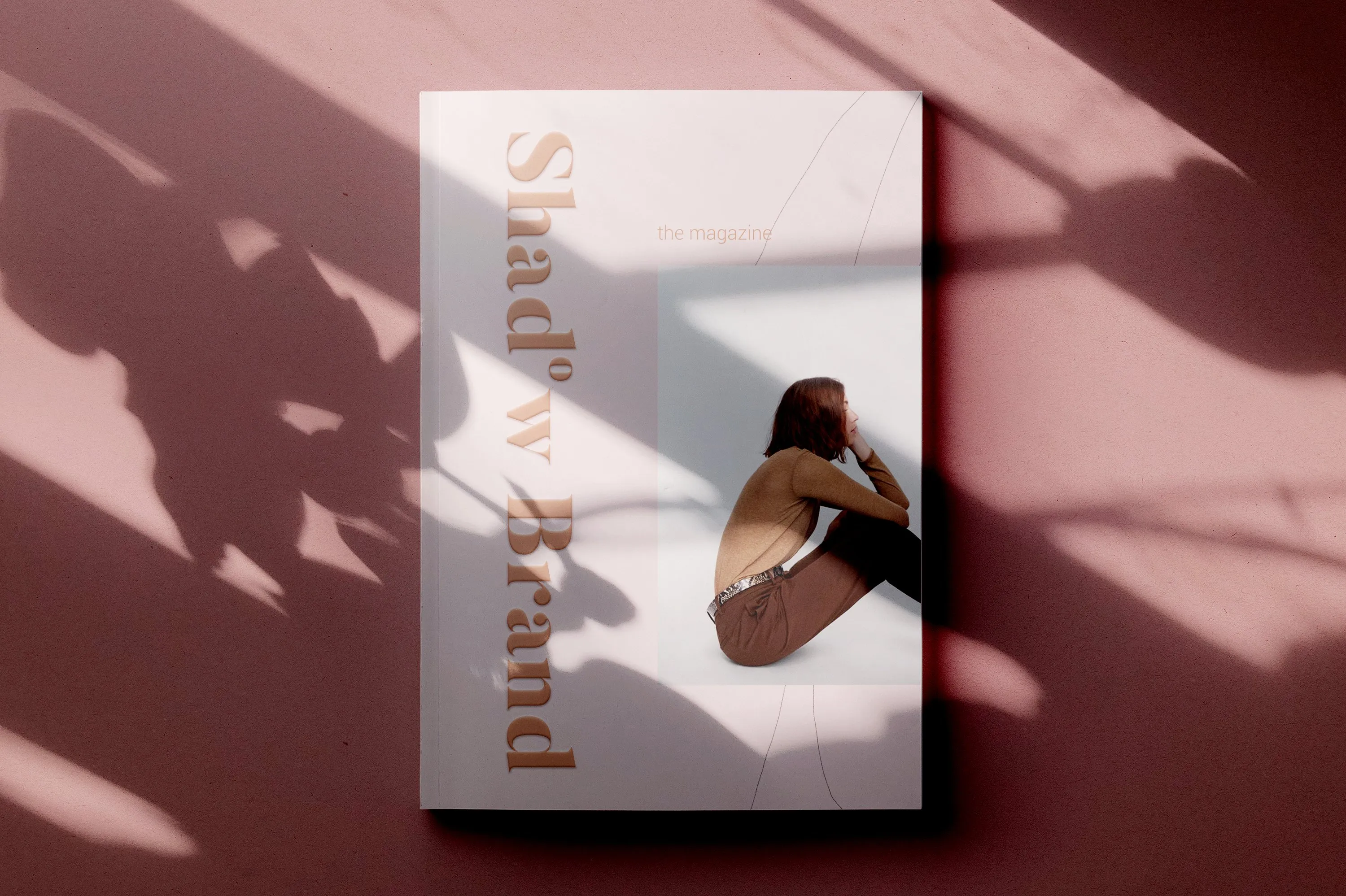 时尚品牌产品展示画册杂志样机 Shadow Brand#8211; Magazine Mockups