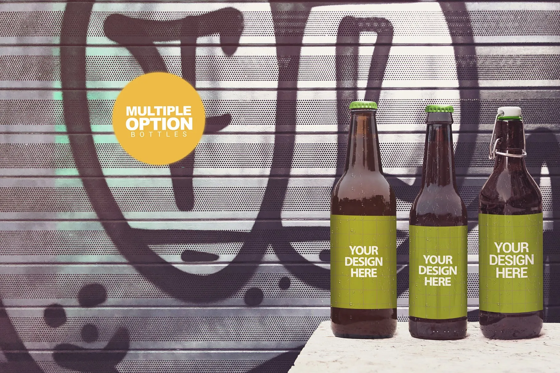 车库场景啤酒瓶外观设计预览样机 Garage Beer Mockup插图(1)