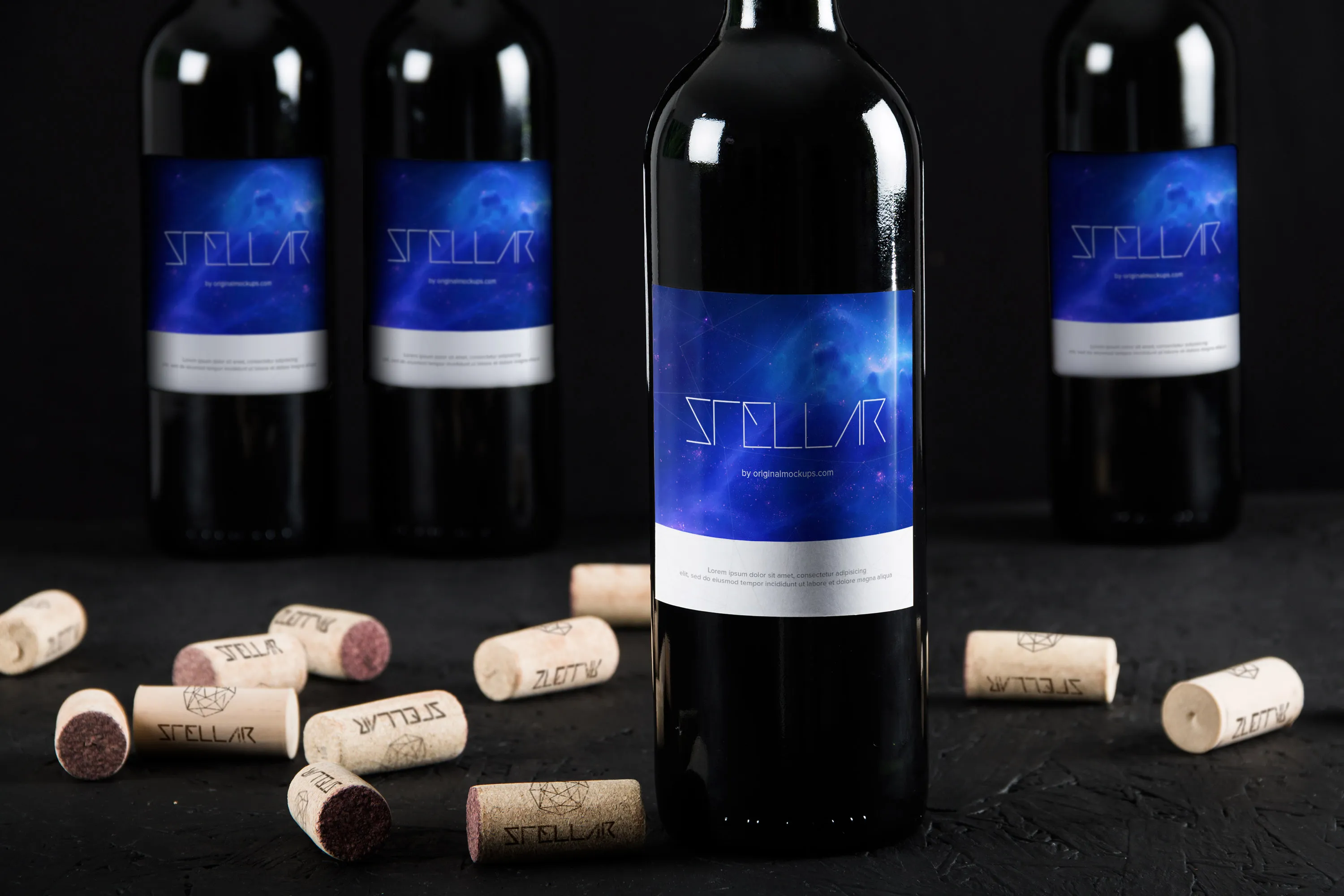 洋酒品牌商标设计效果图样机07 Wine Bottle Mockup 07插图