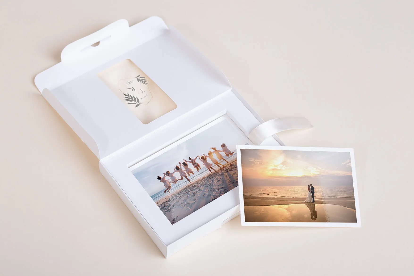 相片册相片盒摄影作品预览样机模板 Photo Presentation Box Mock Up插图(3)