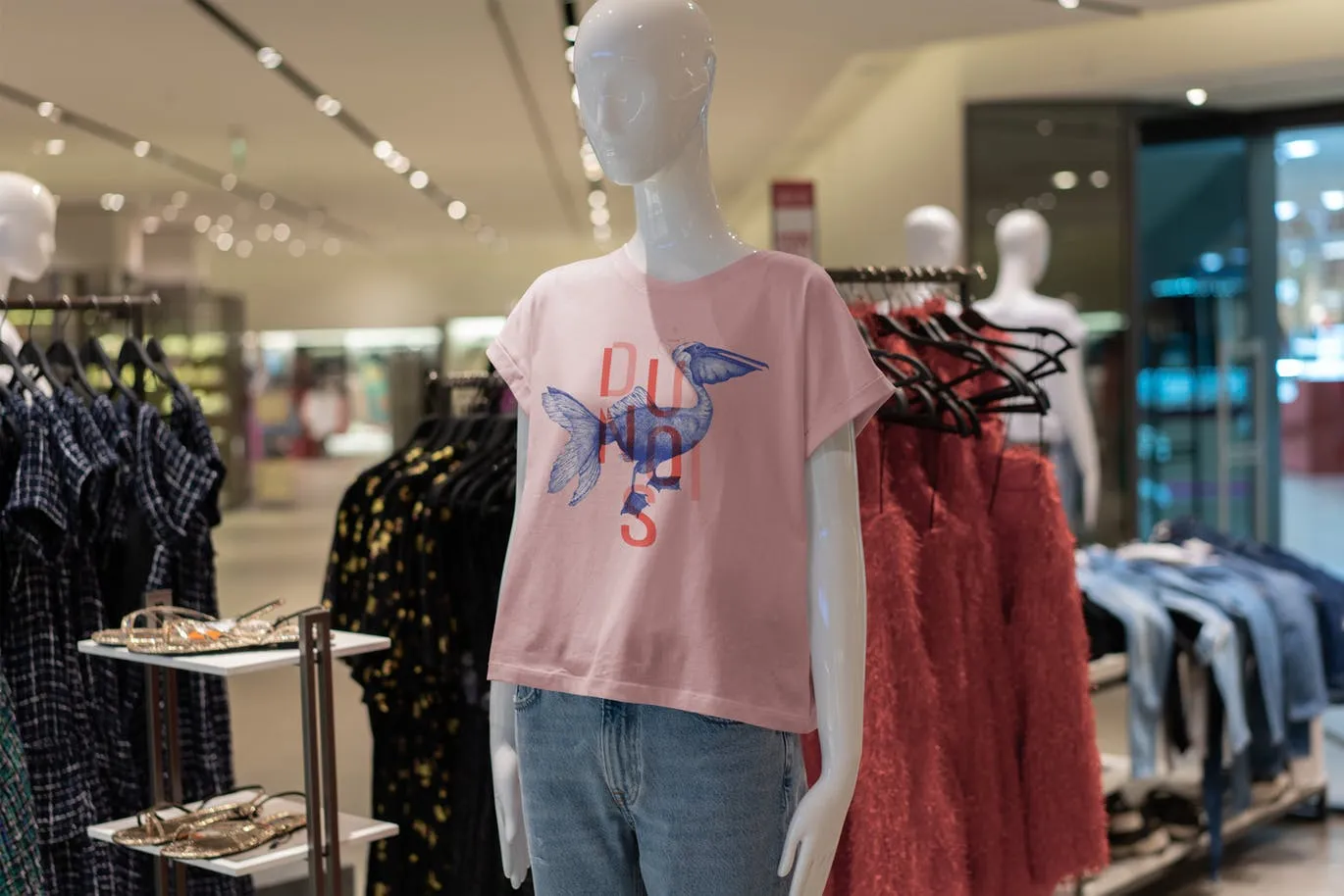 男士T恤货架陈列预览样机模板 T-Shirt Shopping Mock-Up Vol.2插图(9)