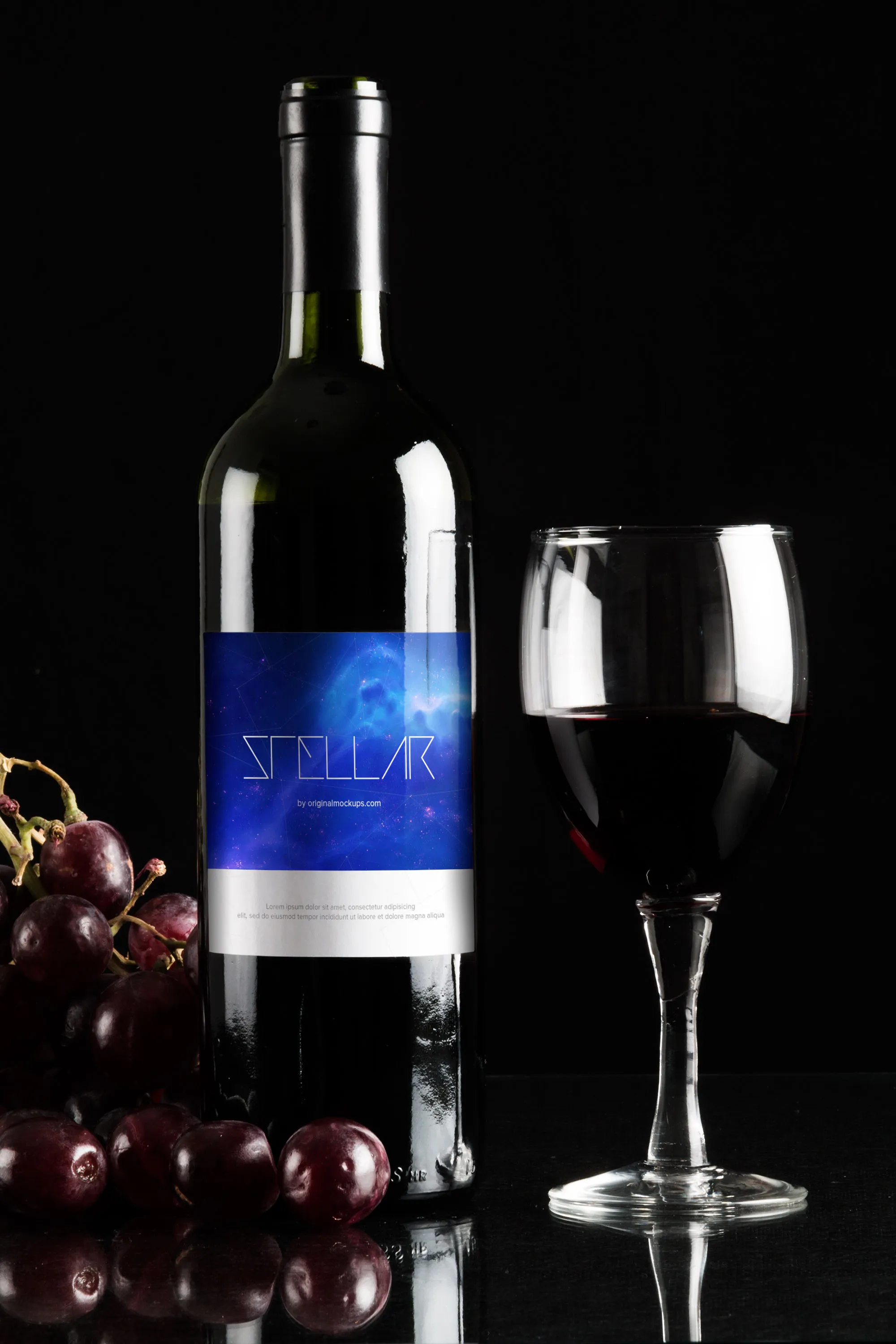 酒类商标设计图预览酒瓶样机模板06 Wine Bottle Mockup 06插图(1)