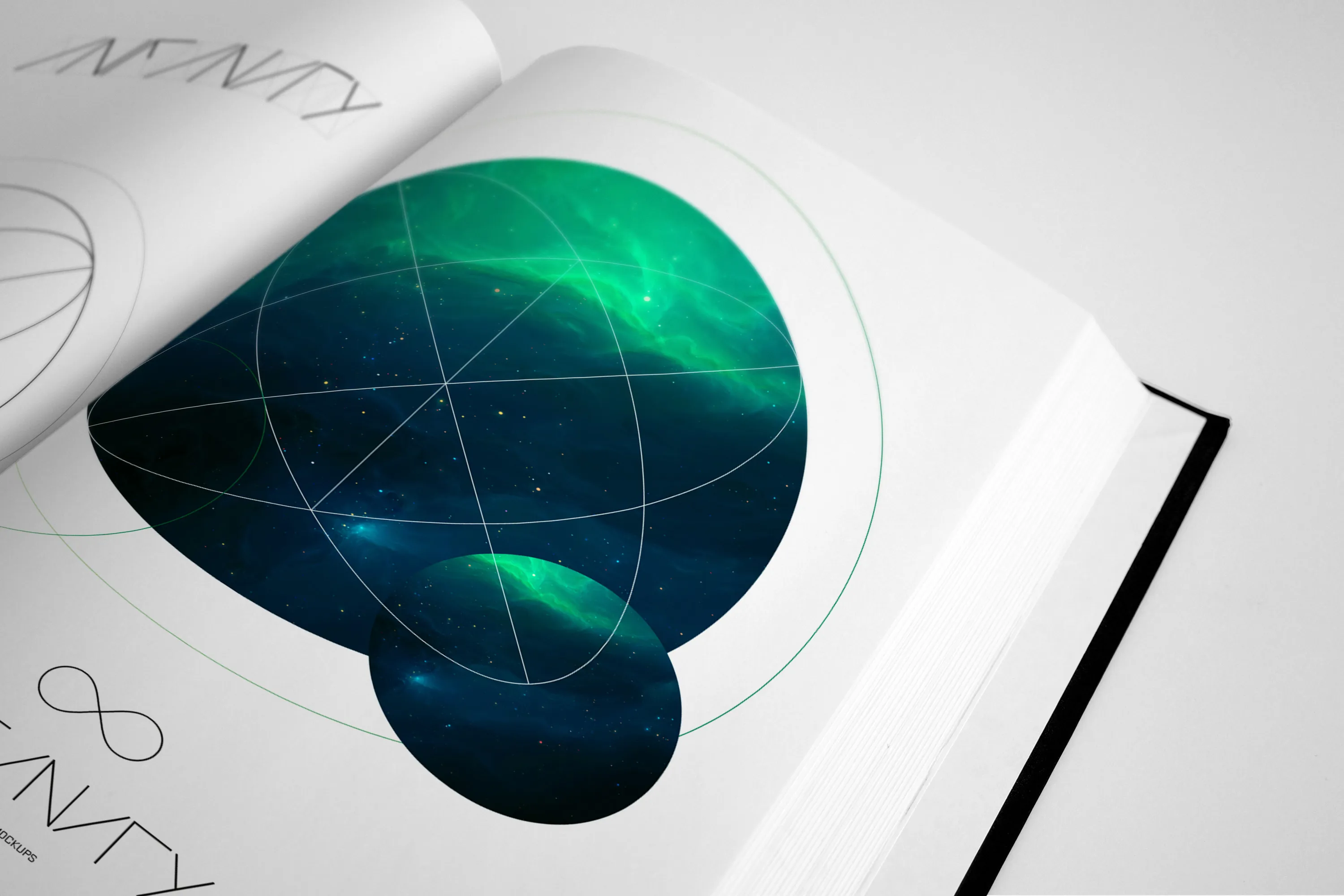 艺术创作画本局部预览样机模板5 Art Book Mockup 5