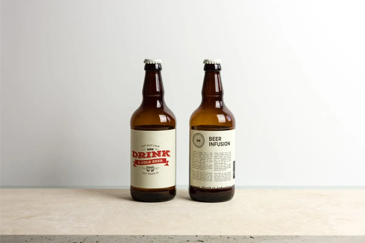 啤酒瓶外观贴纸设计展示样机 Beer Bottle Mock-up / Real Photo Scene