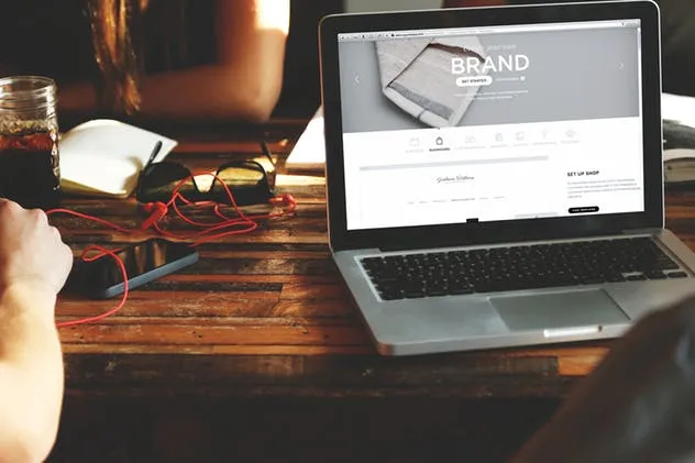 笔记本电脑Macbook设备样机模板 Laptop Macbook Display Mock-Up插图(7)