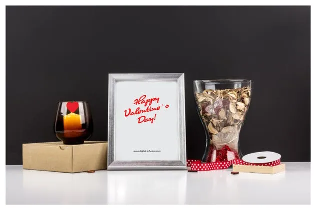 情人节主题画框相框样机模板 Frame Mockup – Valentin`s Day Theme插图(3)