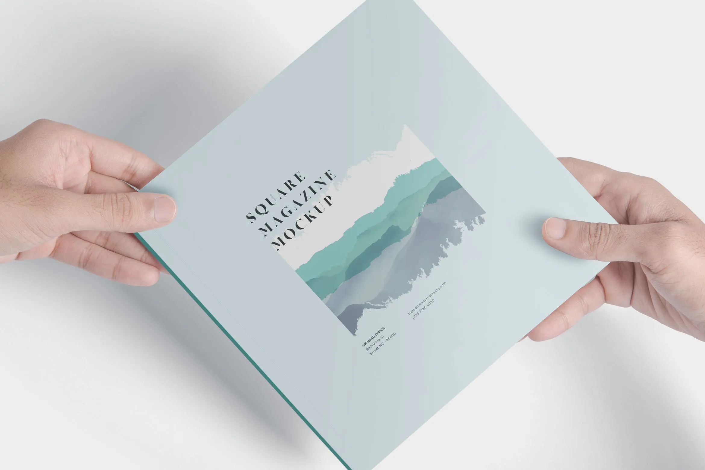 企业介绍画册/杂志设计效果图样机 Square Magazine Mockups插图