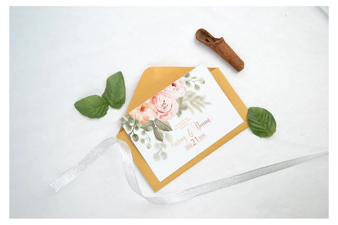 婚礼邀请函设计效果图样机素材库精选模板v3 Beautiful Realistic Wedding Invitation Mockup V3插图(1)