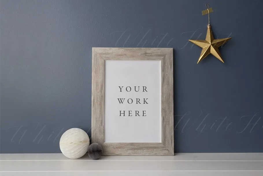 时尚蓝色背景圣诞系列相框样机模板 Trendy Blue Christmas frame mock up