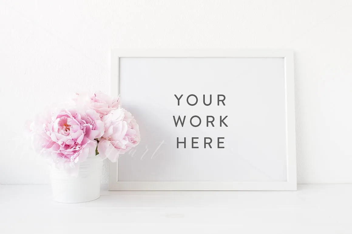 景观花卉造型相框画框样机 Landscape floral styled frame mockup