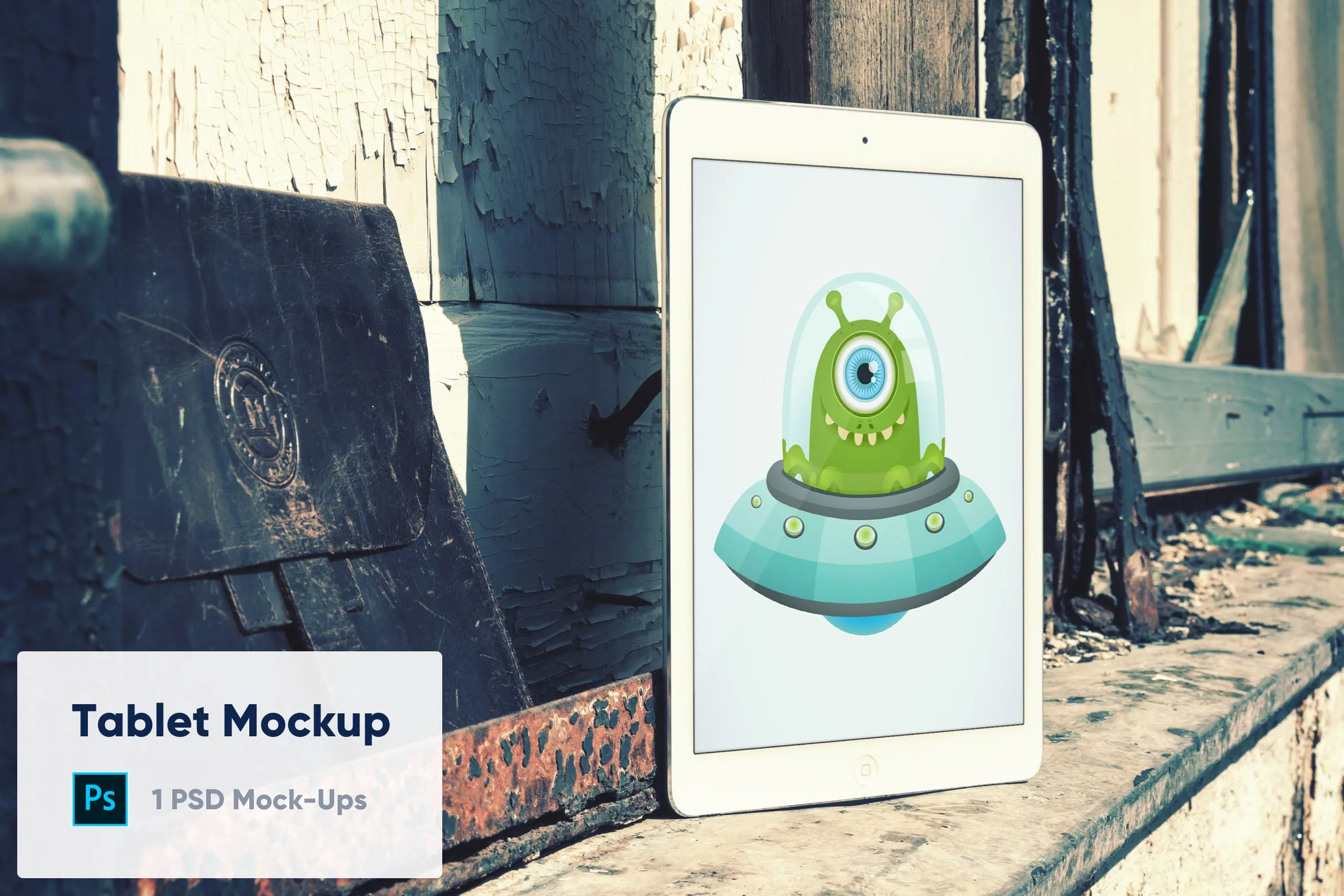 旧街景中的iPad屏幕预览像素设计精选样机模板 Tablet and Leather Case#8211; Wooden Background Mockup