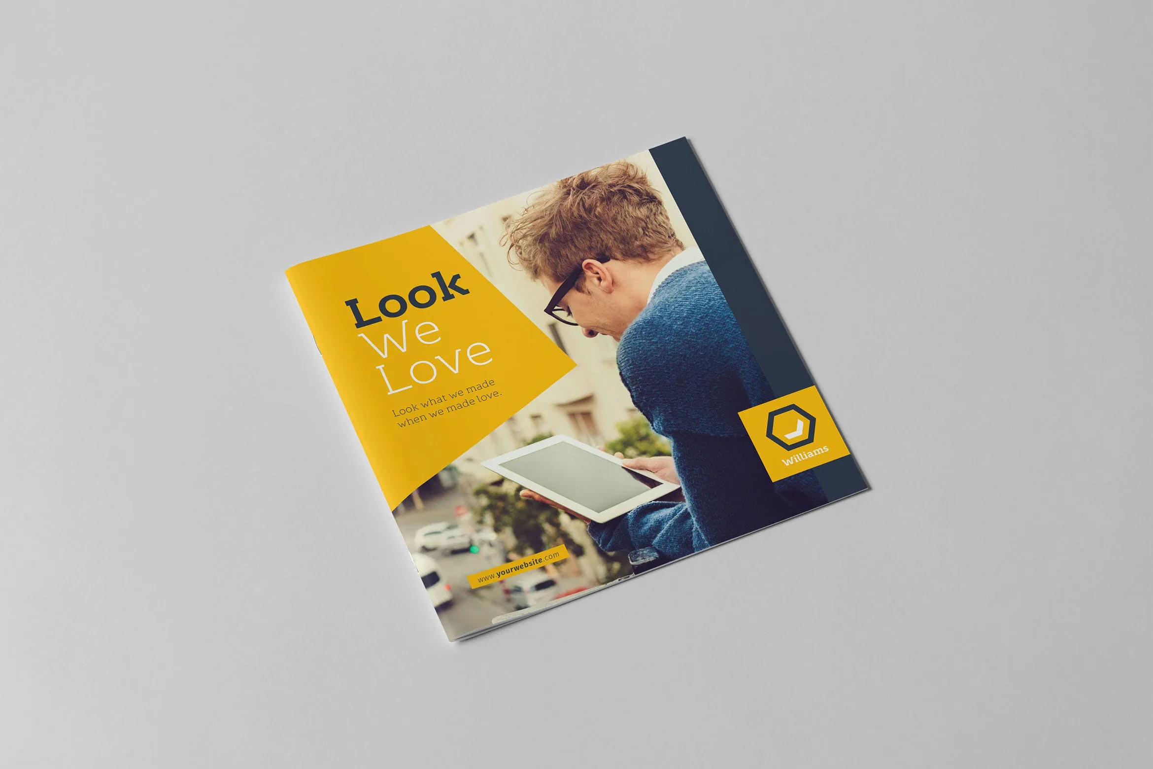 高端方形商业/企业宣传册设计模板 Williams Business Square Brochure