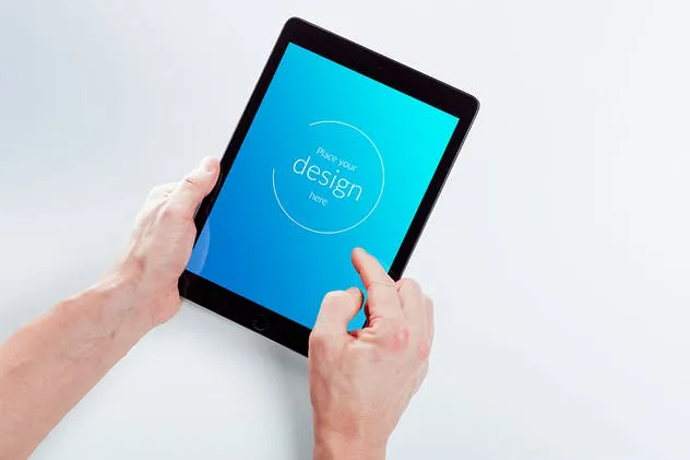 平板电脑APP&网站设计演示样机模板 Isolated Tablet Mock-up插图(8)