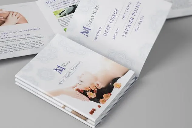 方形迷你折页宣传册样机V2 Square Mini Brochure Seven Panel Mockups 02插图(6)