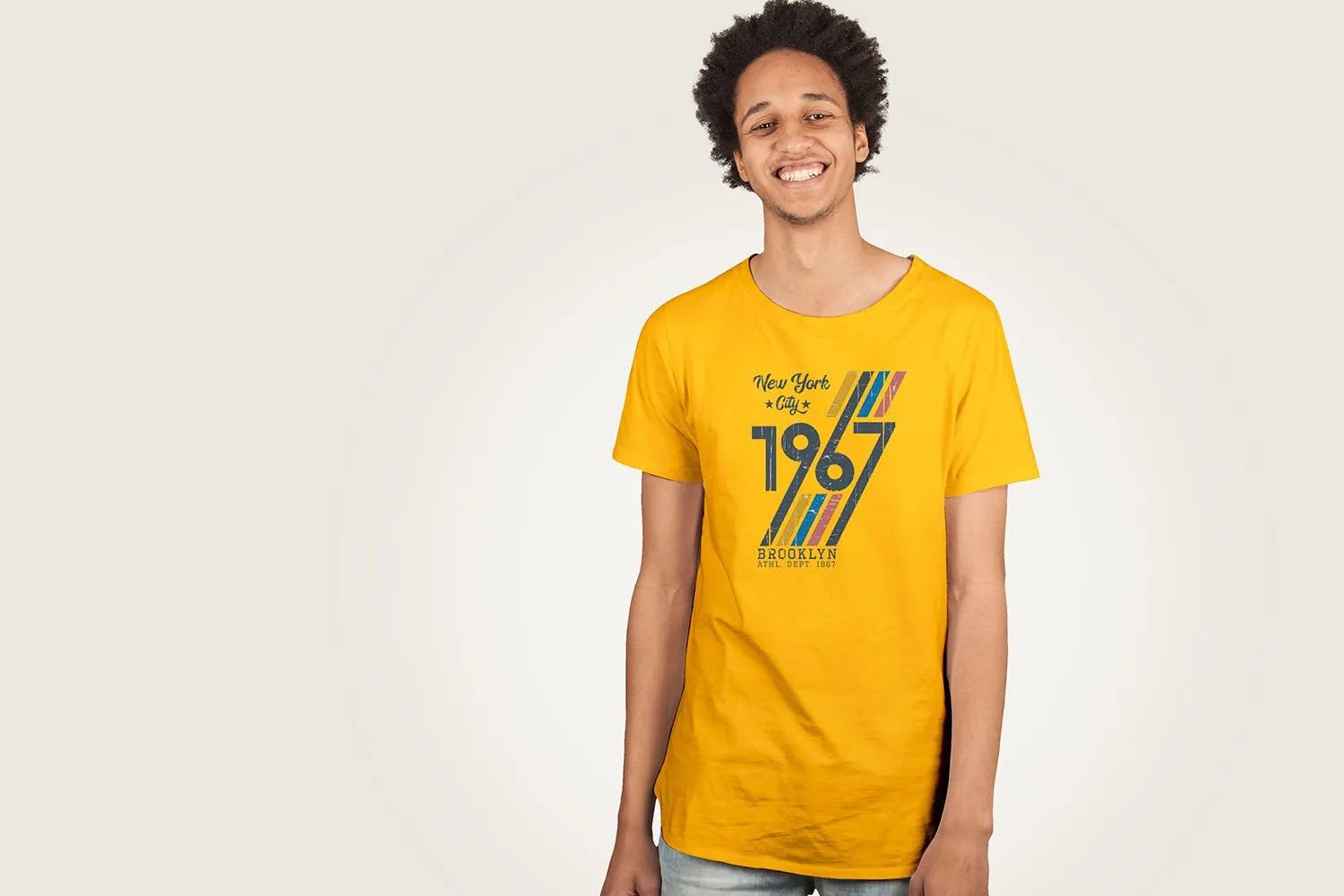 男士圆领T恤设计模特上身效果图样机v8 Crew Neck T-Shirt Mockup 08插图(1)