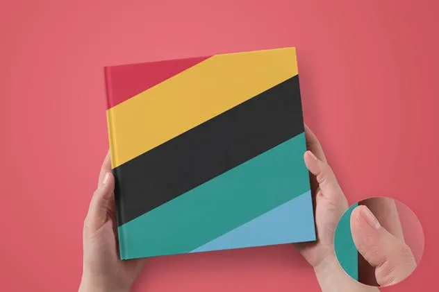 方形精装图书样机套装 Square Book Mock-Up Set插图(9)