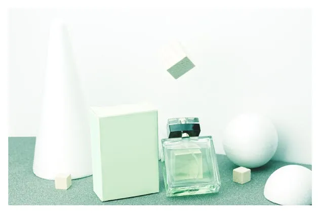 香水外观设计样机模板 Perfume Mockup插图(8)