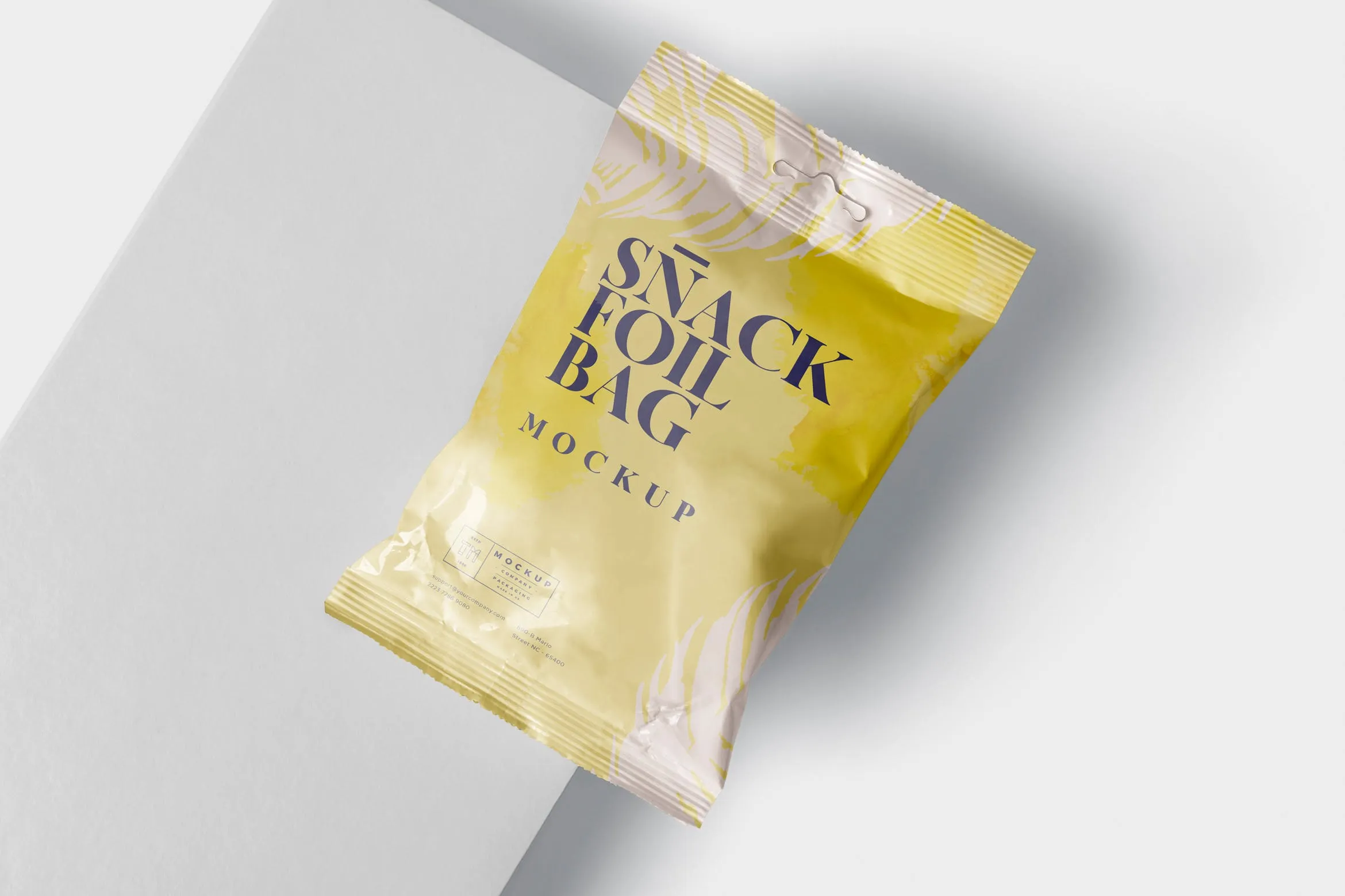 小吃零食铝箔包装袋设计样机模板 Snack Foil Bag Mockup#8211; Slim Size