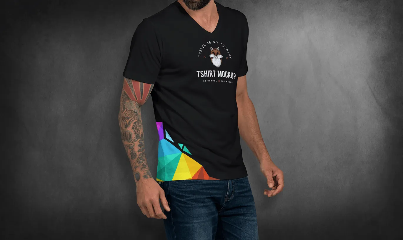 男士V领T恤设计模特上身服装效果图样机模板 T-shirt Mockup插图(2)