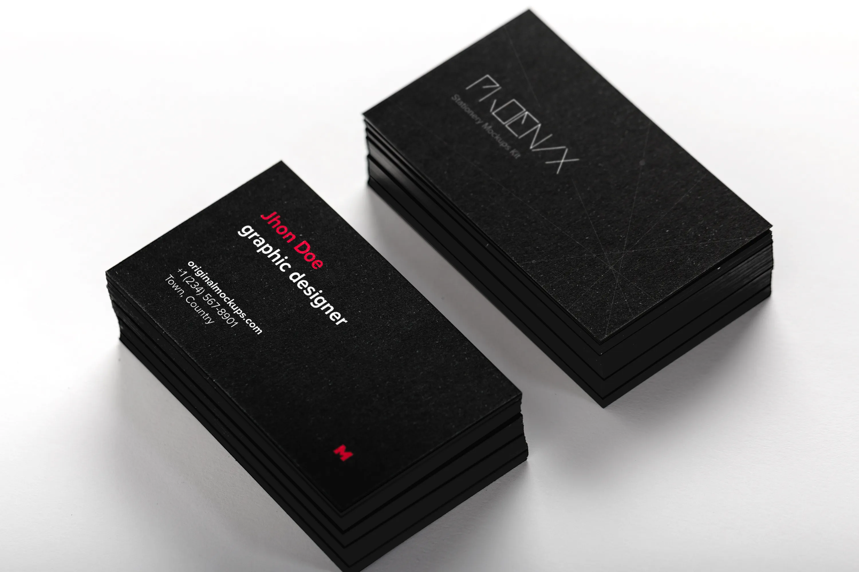 黑色企业＆工作室名片设计效果图样机模板01 Black Business Cards Mockup 01