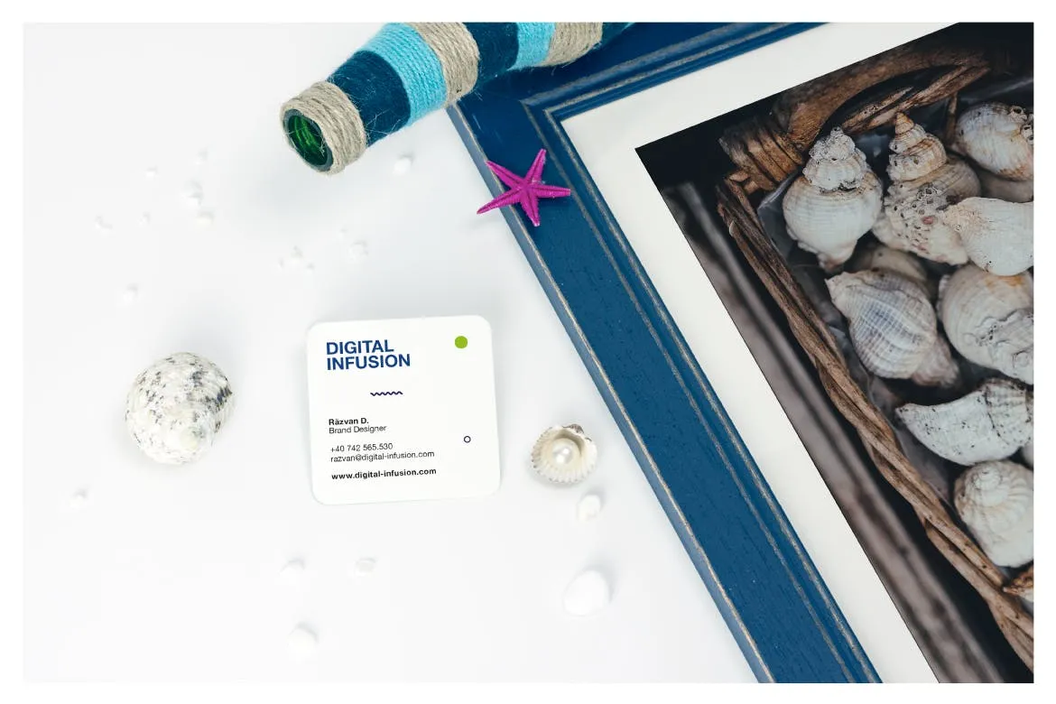 可爱清新的方形名片卡片VI样机展示模型mockups