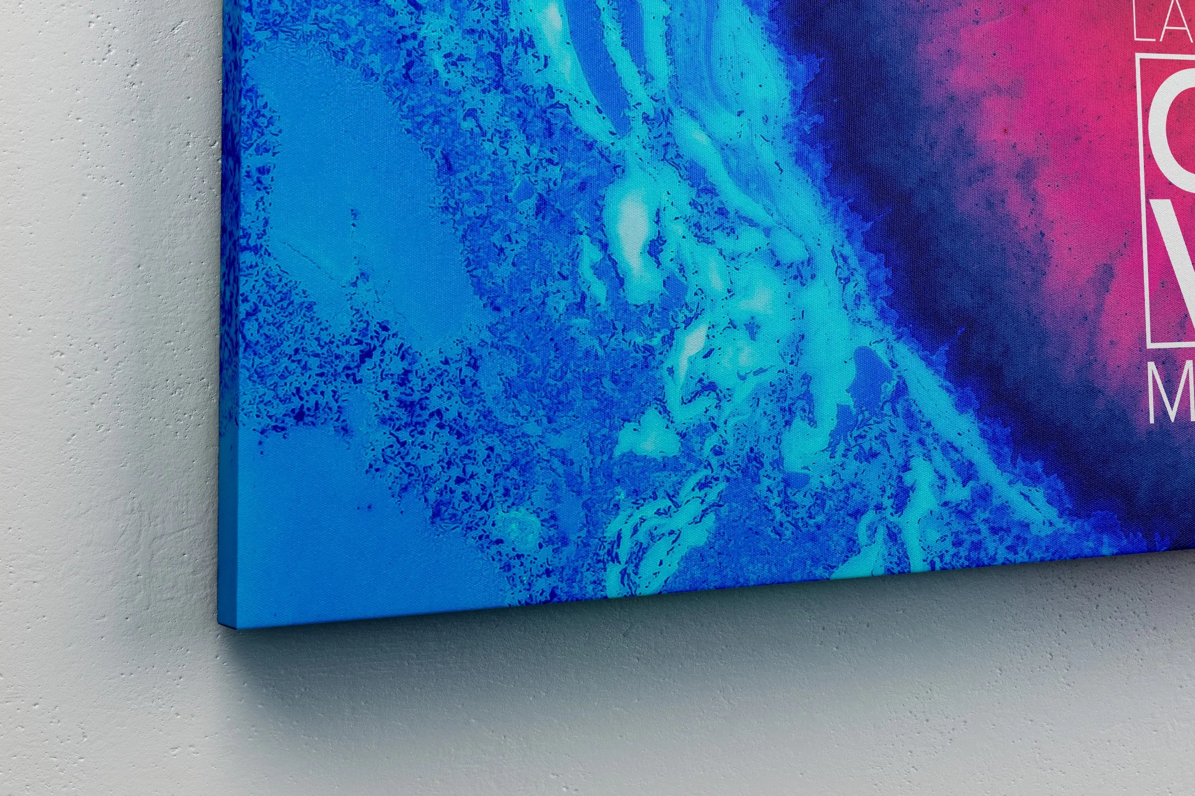 挂墙画布绘画作品展览样机模板 Landscape Canvas Frame Mockup Hanging on Wall in Perspective