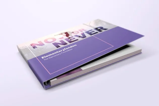 精装封面设计活页笔记本样机V2 Spiral Hardbound Book With Folder Cover Mockups 02插图(7)